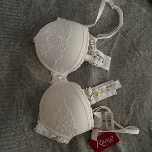 Bra-wire in white-Recco Lingerie and  second one in dark orange